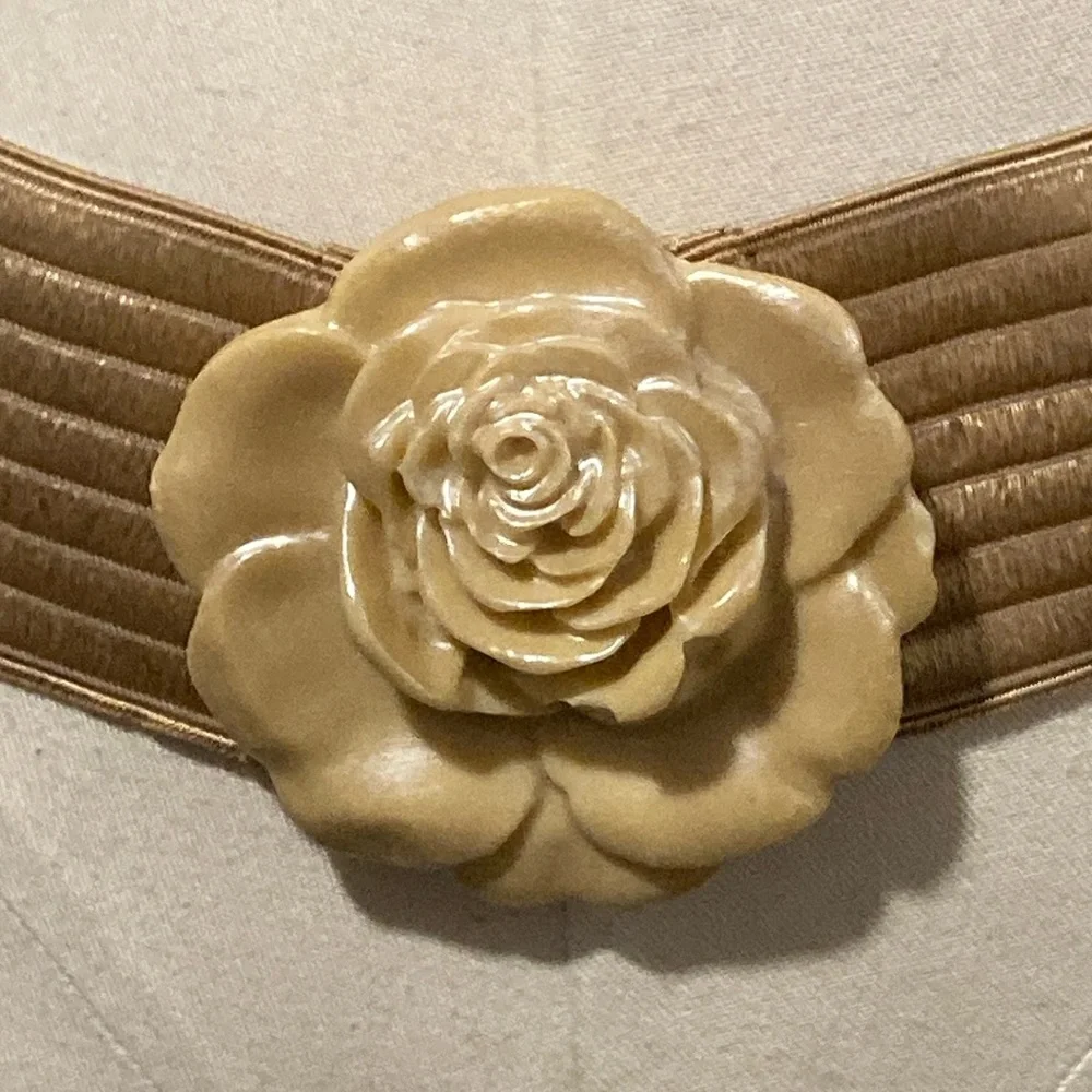 vintage Charmant beige rose belt